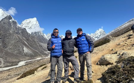 How to Choose Between Group vs. Private Everest Base Camp Treks