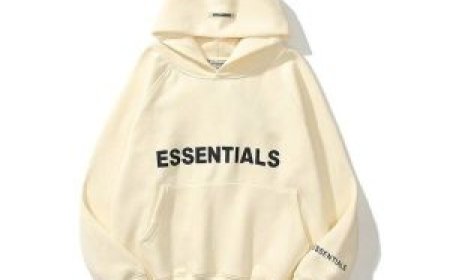 Essentials Hoodie: Where Fashion Meets Daily Comfort